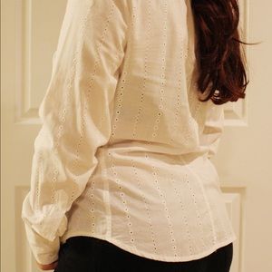 GAP white women’s shirt